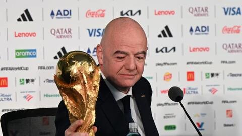 Chủ tịch FIFA xin lỗi về kế hoạch thương mại hóa bản quyền World Cup
