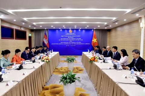 <a href="/tin-tuc" title="Tin tức" rel="dofollow">Tin tức</a>