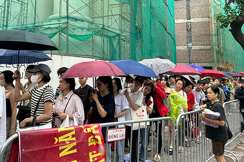<a href="/giai-tri" title="Giải trí" rel="dofollow">Giải trí</a>