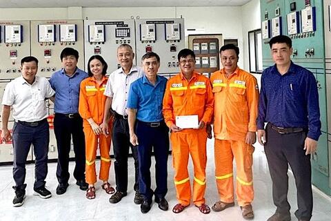 <a href="/tin-tuc" title="Tin tức" rel="dofollow">Tin tức</a>