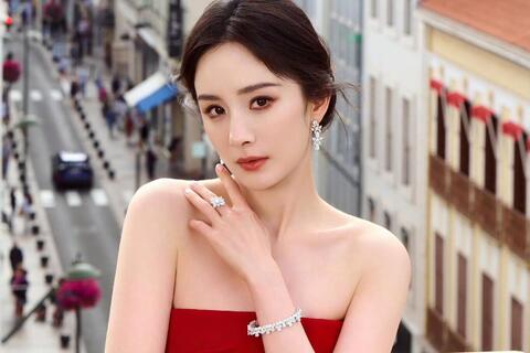 <a href="/giai-tri" title="Giải trí" rel="dofollow">Giải trí</a>