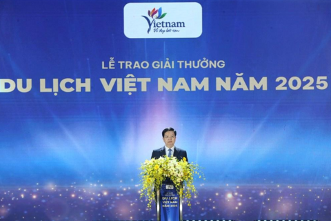 <a href="/giai-tri" title="Giải trí" rel="dofollow">Giải trí</a>