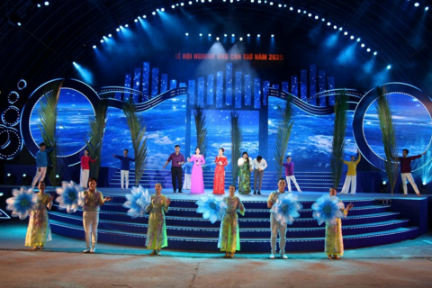 <a href="/giai-tri" title="Giải trí" rel="dofollow">Giải trí</a>