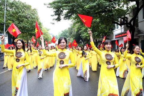<a href="/giai-tri" title="Giải trí" rel="dofollow">Giải trí</a>