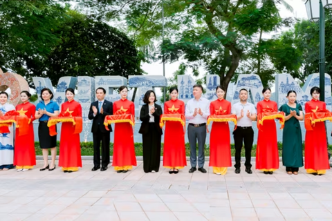 <a href="/giai-tri" title="Giải trí" rel="dofollow">Giải trí</a>