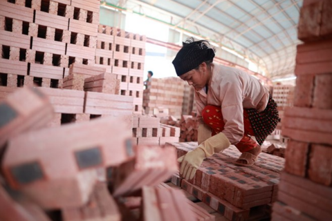 <a href="/tin-tuc" title="Tin tức" rel="dofollow">Tin tức</a>