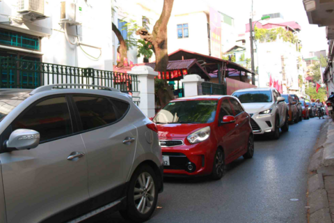 <a href="/tin-tuc" title="Tin tức" rel="dofollow">Tin tức</a>