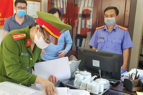<a href="/tin-tuc" title="Tin tức" rel="dofollow">Tin tức</a>