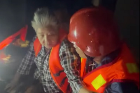 <a href="/tin-tuc" title="Tin tức" rel="dofollow">Tin tức</a>