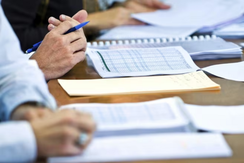 <a href="/kinh-te" title="Kinh tế" rel="dofollow">Kinh tế</a>