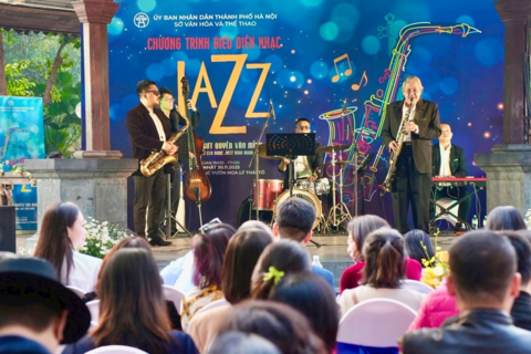 <a href="/giai-tri" title="Giải trí" rel="dofollow">Giải trí</a>