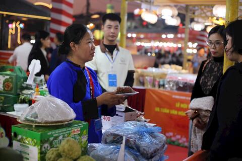 <a href="/kinh-te" title="Kinh tế" rel="dofollow">Kinh tế</a>