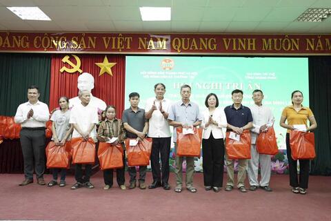 <a href="/tin-tuc" title="Tin tức" rel="dofollow">Tin tức</a>