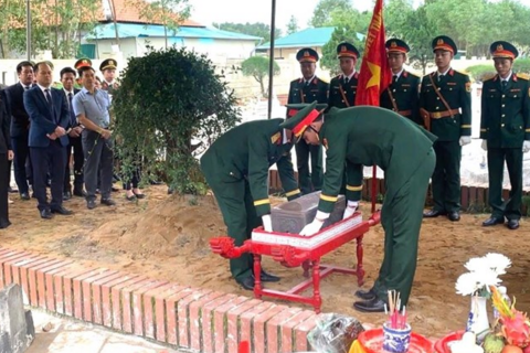 <a href="/tin-tuc" title="Tin tức" rel="dofollow">Tin tức</a>