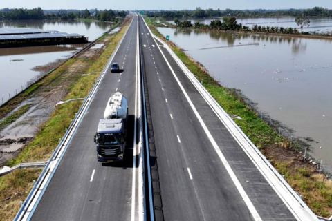 <a href="/tin-tuc" title="Tin tức" rel="dofollow">Tin tức</a>