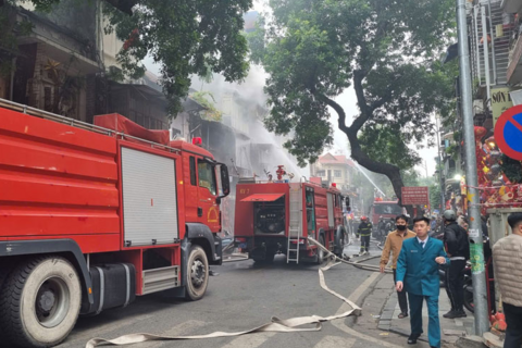 <a href="/tin-tuc" title="Tin tức" rel="dofollow">Tin tức</a>