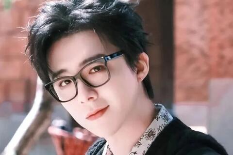 <a href="/giai-tri" title="Giải trí" rel="dofollow">Giải trí</a>