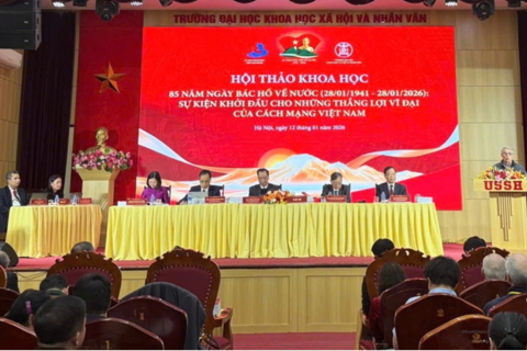 <a href="/giai-tri" title="Giải trí" rel="dofollow">Giải trí</a>