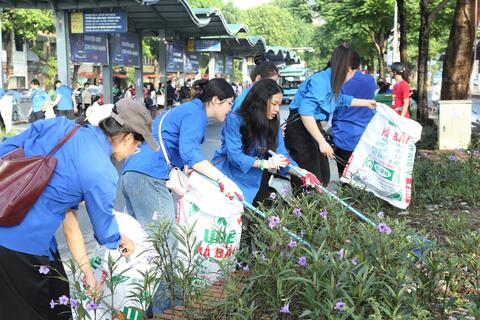 <a href="/moi-truong" title="Môi trường" rel="dofollow">Môi trường</a>