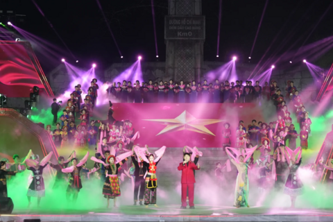 <a href="/giai-tri" title="Giải trí" rel="dofollow">Giải trí</a>