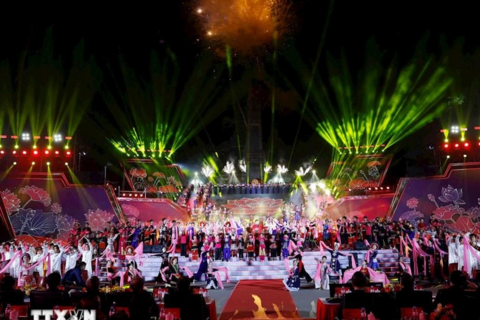 <a href="/giai-tri" title="Giải trí" rel="dofollow">Giải trí</a>