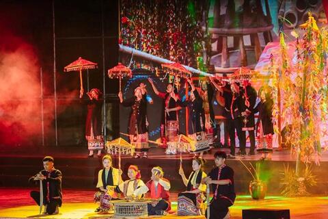 <a href="/giai-tri" title="Giải trí" rel="dofollow">Giải trí</a>