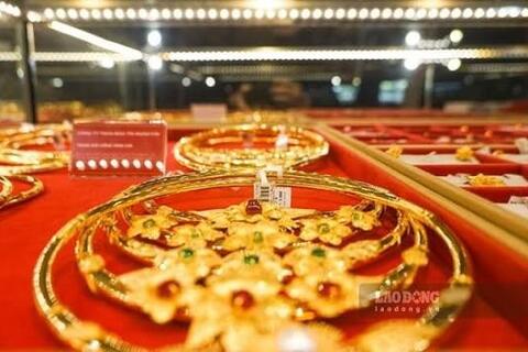 <a href="/kinh-te" title="Kinh tế" rel="dofollow">Kinh tế</a>