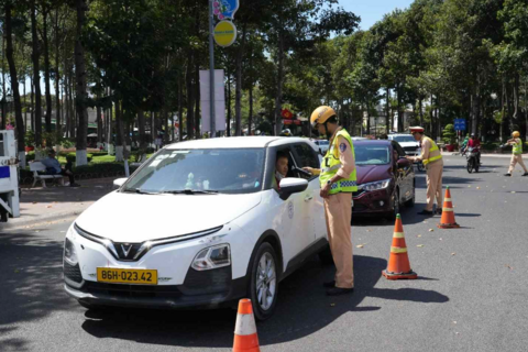 <a href="/tin-tuc" title="Tin tức" rel="dofollow">Tin tức</a>