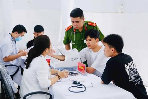 <a href="/y-te" title="Y tế" rel="dofollow">Y tế</a>