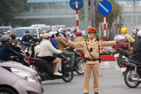 <a href="/tin-tuc" title="Tin tức" rel="dofollow">Tin tức</a>