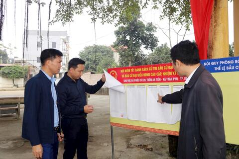 <a href="/tin-tuc" title="Tin tức" rel="dofollow">Tin tức</a>