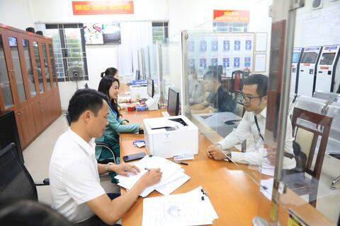 <a href="/tin-tuc" title="Tin tức" rel="dofollow">Tin tức</a>