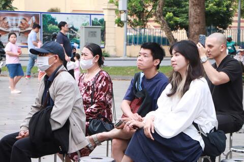 <a href="/giai-tri" title="Giải trí" rel="dofollow">Giải trí</a>