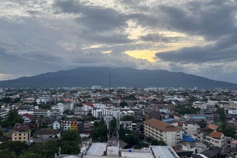 <a href="/kinh-te" title="Kinh tế" rel="dofollow">Kinh tế</a>