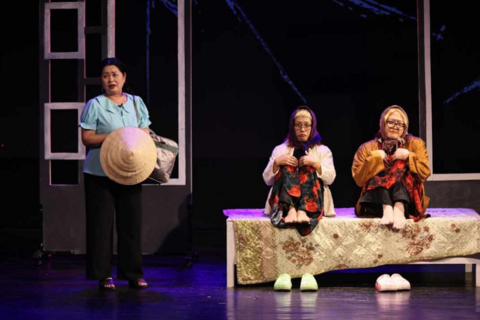 <a href="/giai-tri" title="Giải trí" rel="dofollow">Giải trí</a>