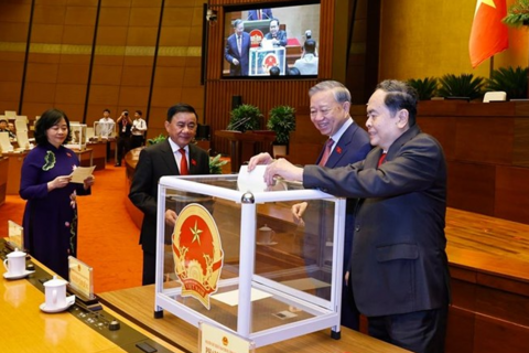 <a href="/tin-tuc" title="Tin tức" rel="dofollow">Tin tức</a>