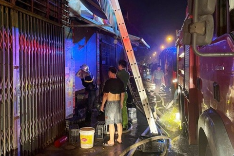 <a href="/tin-tuc" title="Tin tức" rel="dofollow">Tin tức</a>