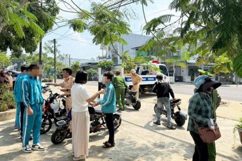 <a href="/tin-tuc" title="Tin tức" rel="dofollow">Tin tức</a>