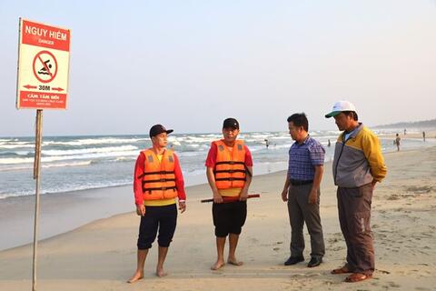 <a href="/tin-tuc" title="Tin tức" rel="dofollow">Tin tức</a>