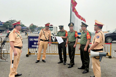 <a href="/tin-tuc" title="Tin tức" rel="dofollow">Tin tức</a>