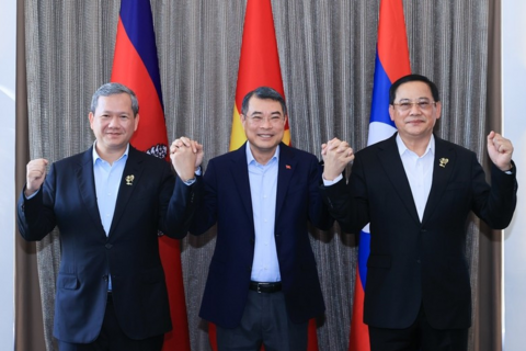<a href="/tin-tuc" title="Tin tức" rel="dofollow">Tin tức</a>