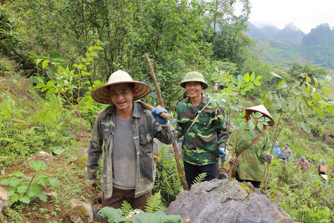 <a href="/tin-tuc" title="Tin tức" rel="dofollow">Tin tức</a>