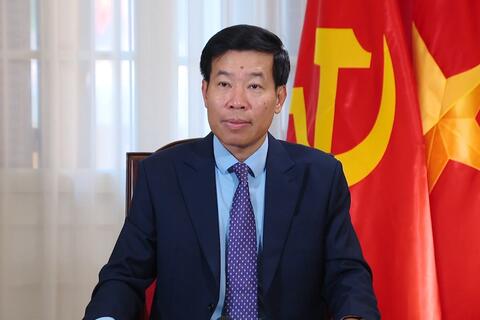 <a href="/tin-tuc" title="Tin tức" rel="dofollow">Tin tức</a>