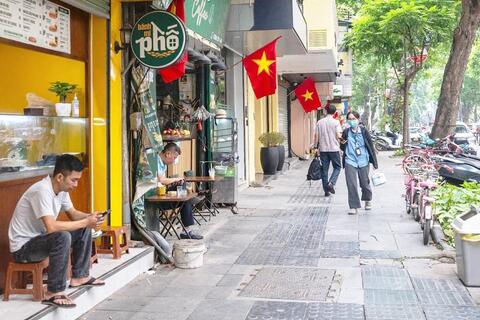 <a href="/tin-tuc" title="Tin tức" rel="dofollow">Tin tức</a>