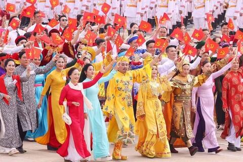 <a href="/tin-tuc" title="Tin tức" rel="dofollow">Tin tức</a>