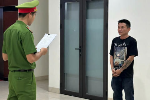 <a href="/tin-tuc" title="Tin tức" rel="dofollow">Tin tức</a>