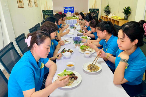 <a href="/tin-tuc" title="Tin tức" rel="dofollow">Tin tức</a>