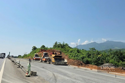 <a href="/tin-tuc" title="Tin tức" rel="dofollow">Tin tức</a>