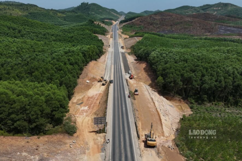 <a href="/tin-tuc" title="Tin tức" rel="dofollow">Tin tức</a>