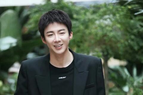 <a href="/giai-tri" title="Giải trí" rel="dofollow">Giải trí</a>